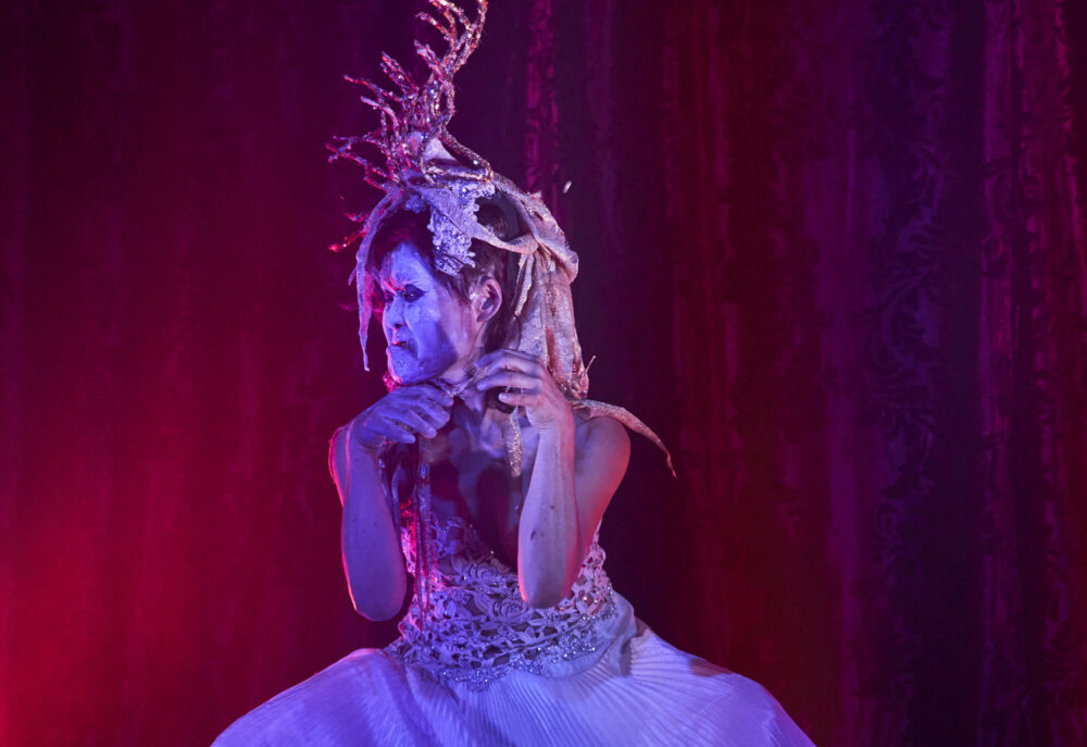 ButohBAR 番狂わせOUT of ORDER, 2025, Yumi Umiumare, Photo by Vikk Shayen